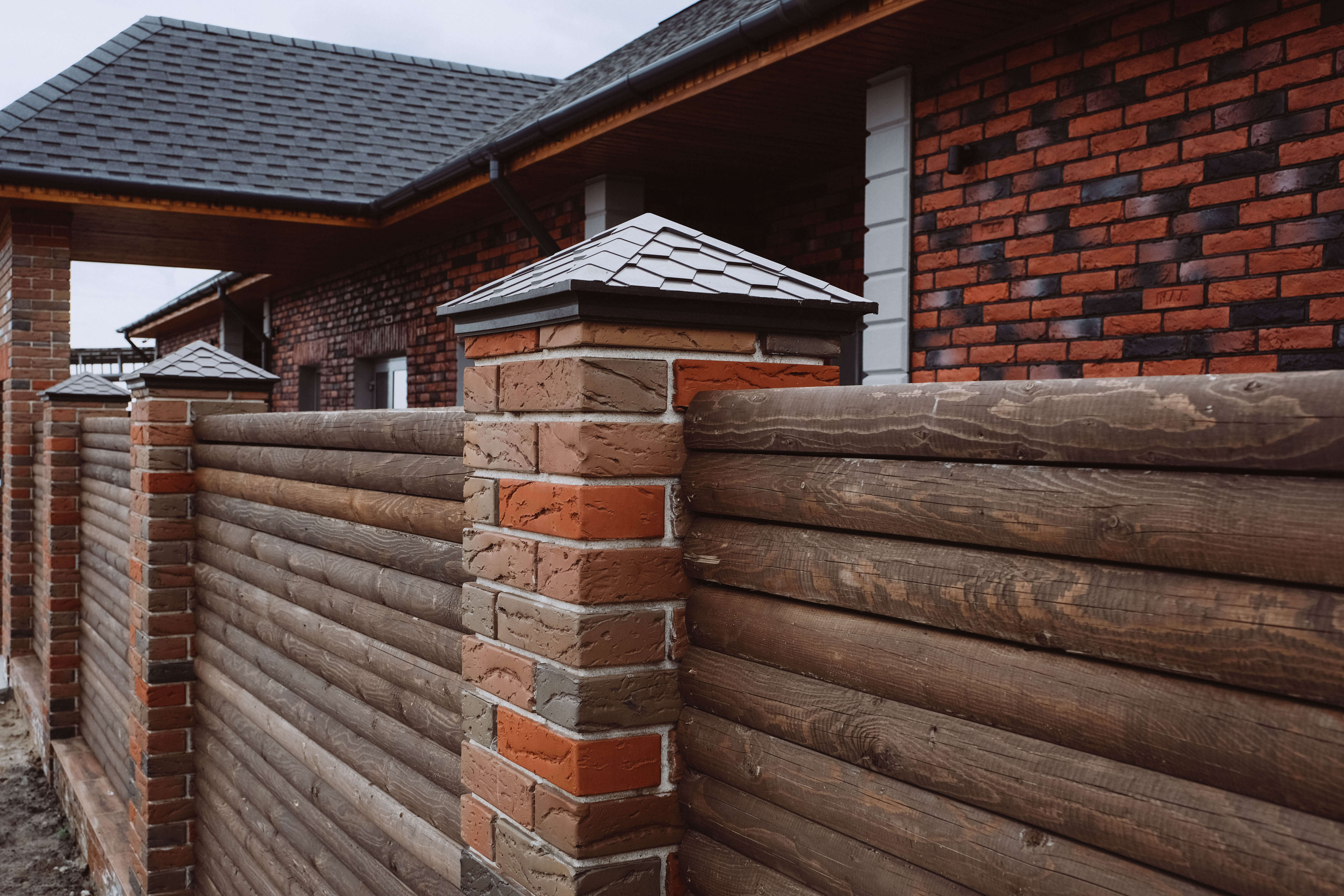 Колпак Zking Эверест Коричневый на столб 1.5х1.5 кирпича (390х390мм) в Пушкино фото