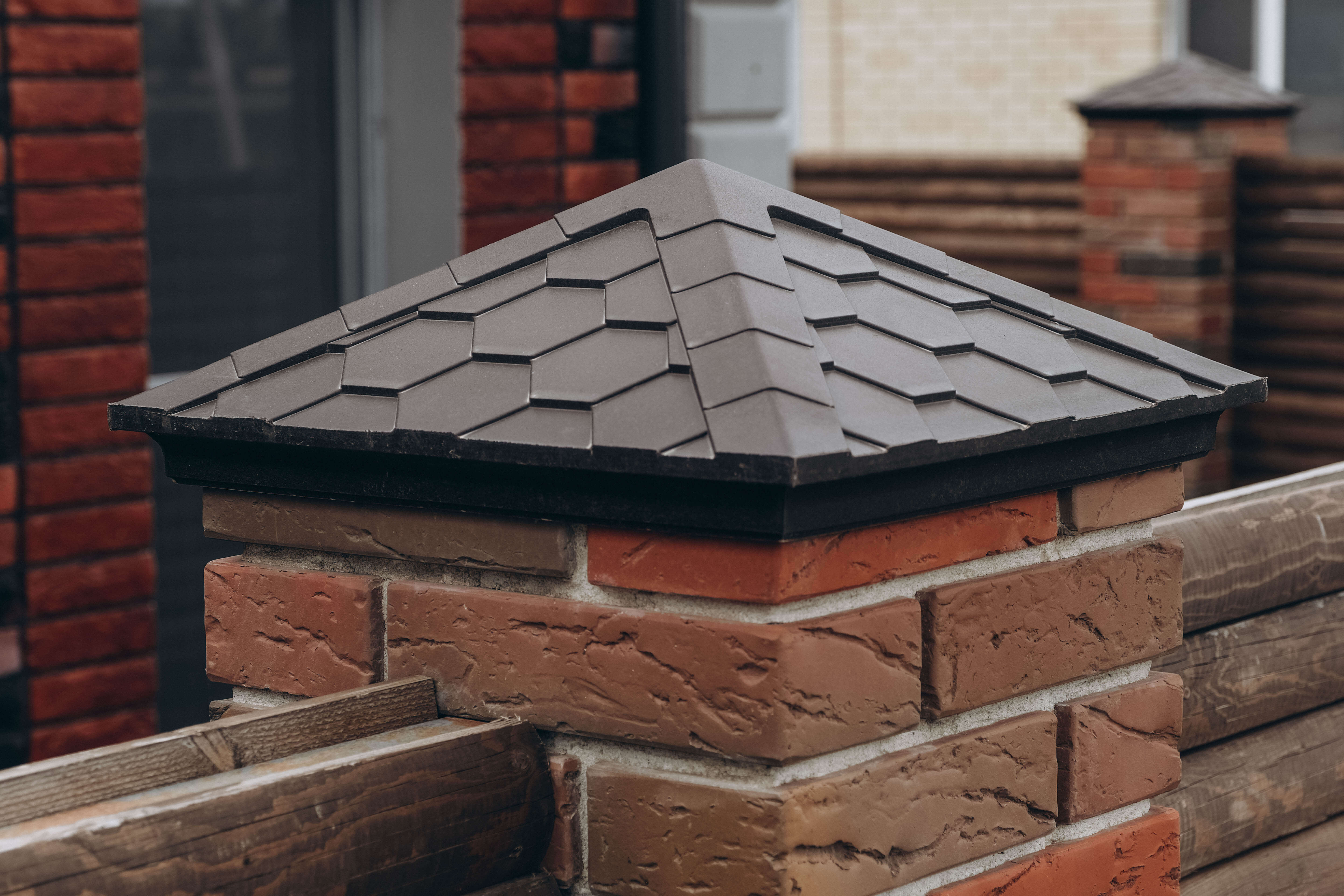 Колпак Zking Эверест Коричневый на столб 1.5х1.5 кирпича (390х390мм) в Пушкино фото